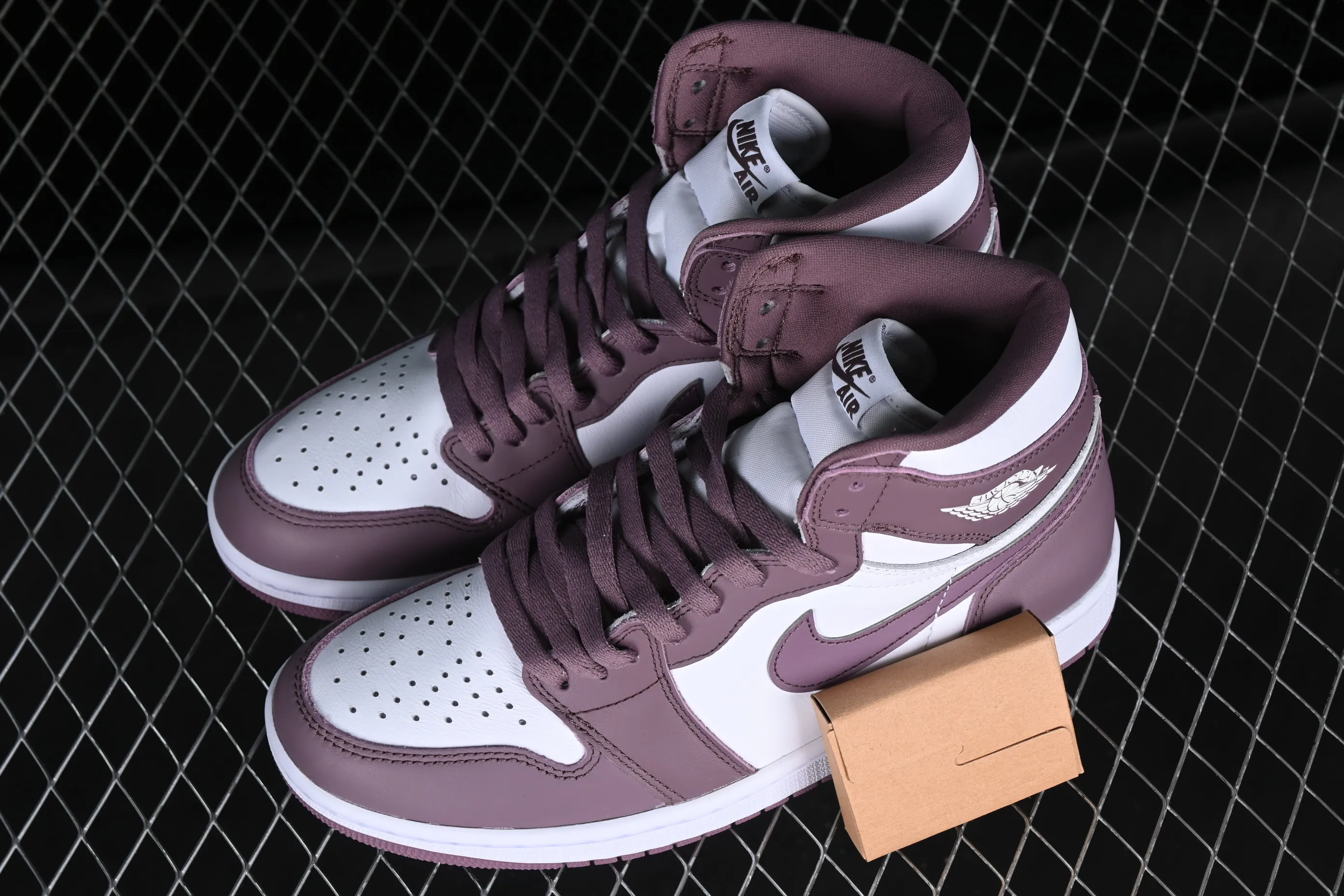 All categories Air Jordan Jordan series basketball shoes Air Jordan 1 High pure original Air Jordan 1 Retro High "Sky J Mauve" AJ1 Joe 1 violet color DZ5485-105